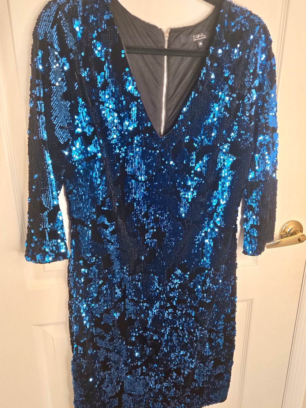 V-Neck Long Sleeve Blue Sequin Cocktail Dress